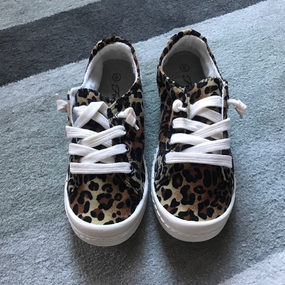 ⬇️only 6 left ,sale⚡️ Leopard Print Sneakers - Picture 6 of 8